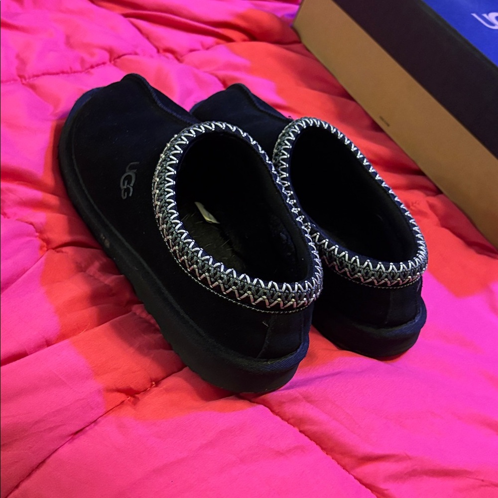 UGG TASMAN Black Slippers - Picture 3 of 7